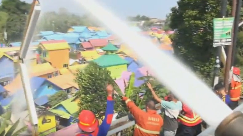 Rumah di Kampung 3D Kota Malang Ludes Terbakar, Warga dan Wisatawan Panik
