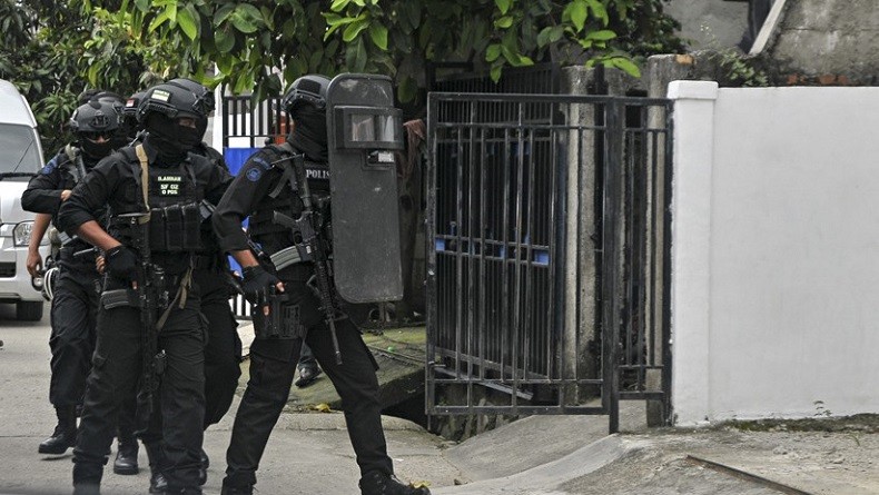 6 Terduga Teroris Ditangkap Densus 88 Antiteror Mabes Polri di Kota Medan