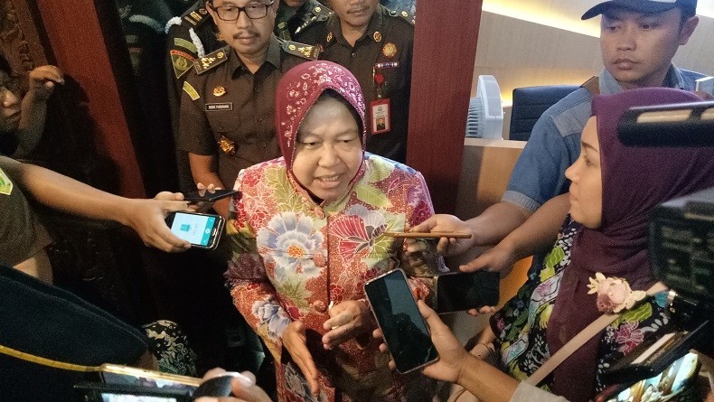 Doa Bersama Pegawai Pemkot Surabaya, Risma Minta Kasus Warga Hanyut Tak Terulang