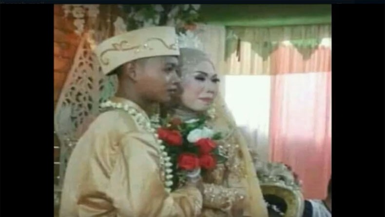 Beredar Foto Remaja Nikahi Nenek di Pati, Kades Jepat Lor: Itu Foto Hoaks