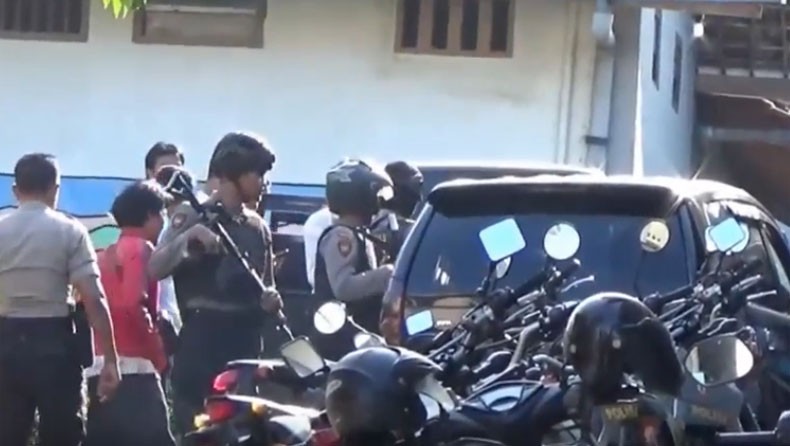 Tim Densus 88 Tangkap Terduga Teroris di Magetan, Sejumlah Dokumen Diangkut