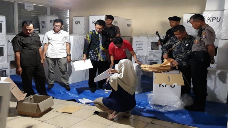 title Hadapi PHPU Caleg PKB, KPU Kulonprogo Kembali Buka 67 Kotak Suara Hadapi PHPU Caleg PKB, KPU Kulonprogo Kembali Buka 67 Kotak Suara