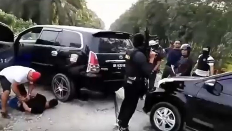 title BNN Tembak Mati Pengedar Narkoba 81 Kg Sabu di Asahan, 13 Tersangka Ditangkap BNN Tembak Mati Pengedar Narkoba 81 Kg Sabu di Asahan, 13 Tersangka Ditangkap