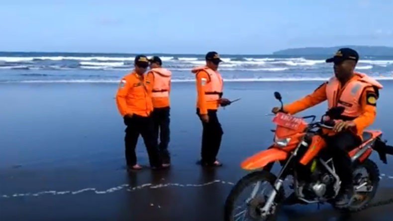 2 Remaja Tenggelam saat Mandi di Pantai Kemiren Cilacap, 1 Orang Hilang