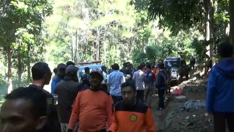 title Hilang 12 Hari, Jasad Thoriq Ditemukan di Lereng Bukit Piramid Argopuro Hilang 12 Hari, Jasad Thoriq Ditemukan di Lereng Bukit Piramid Argopuro