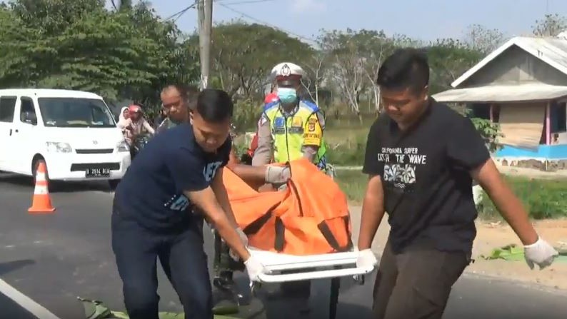 Penyeberang Jalan Tanpa Identitas Tewas Tertabrak Pikap di Jalur Pantura Subang
