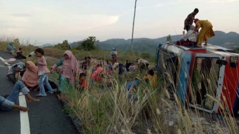 Minibus Kecelakaan di Madina, 1 Orang Penumpang Meninggal Dunia