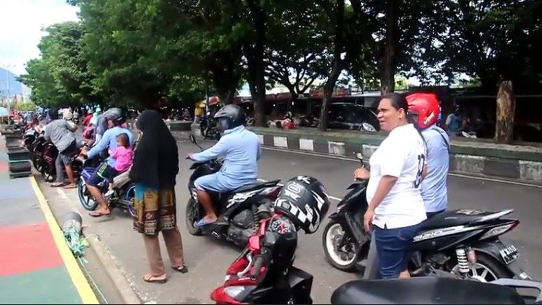 Khawatir Terjadi Tsunami, Sebagian Warga Pesisir Ternate Enggan Pulang ke Rumah