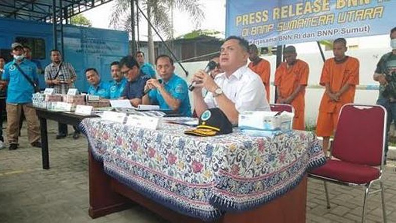 BNN Sita Uang Rp2,5 Miliar dan 6 Mobil Mewah Milik Gembong Narkoba