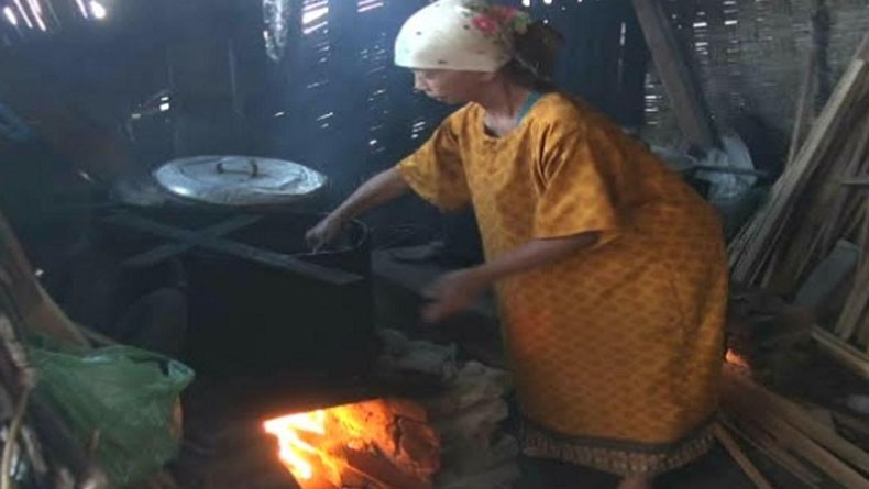 title Penjual Lontong asal Sidoarjo Naik Haji setelah Puluhan Tahun Menabung Rp5.000 Penjual Lontong asal Sidoarjo Naik Haji setelah Puluhan Tahun Menabung Rp5.000