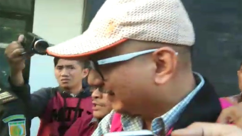 title Wakil Ketua DPRD Surabaya Darmawan Ditahan Kejati Jatim terkait Dana Jasmas Wakil Ketua DPRD Surabaya Darmawan Ditahan Kejati Jatim terkait Dana Jasmas