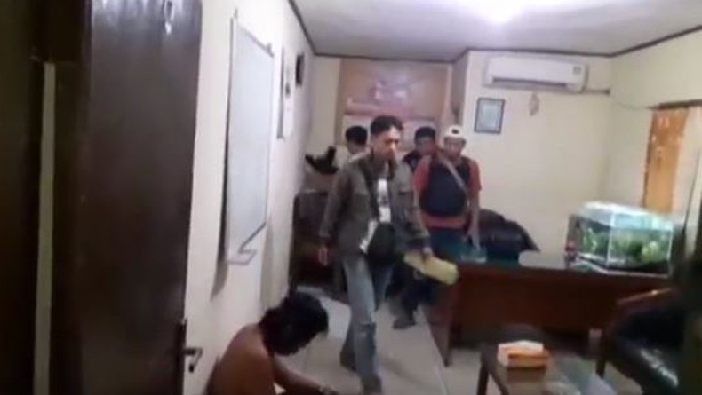Ayah Biadab di Pringsewu Lampung, Siksa 2 Anak Kandung hingga Penuh Luka Lebam
