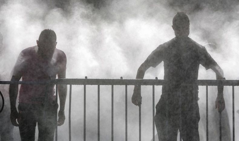 China Diterjang Gelombang Panas, Bikin Atap Bangunan Meleleh