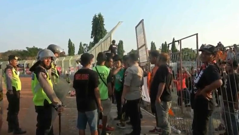 Laga Persab Brebes Kontra PPSM Magelang Ricuh, Sejumlah Suporter Luka-Luka