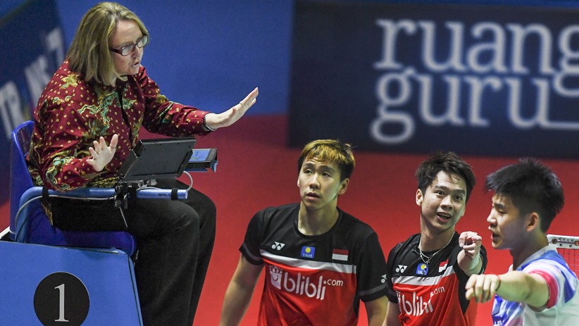 Perkenalkan Budaya Bangsa, Wasit Indonesia Open Pakai Batik dan Lurik - Bagian 1