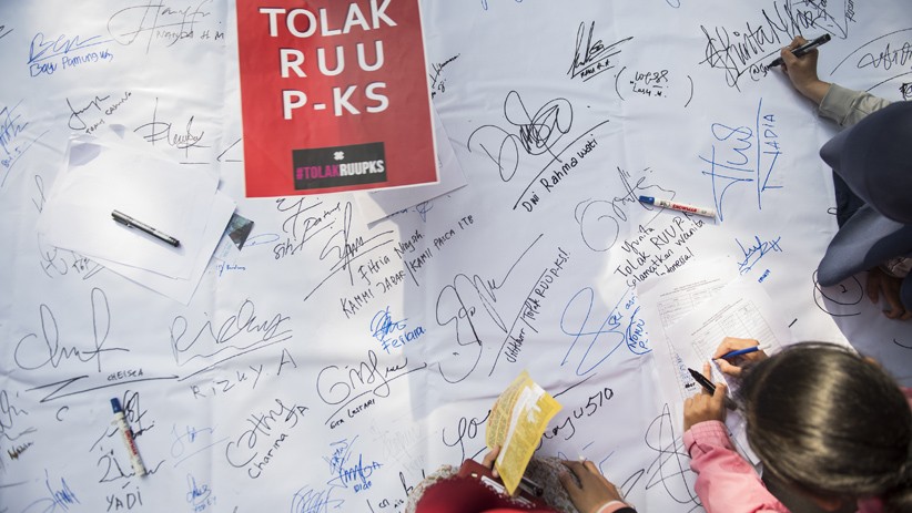 Aksi Puluhan Perempuan Bandung Tolak RUU Penghapusan Kekerasan Seksual