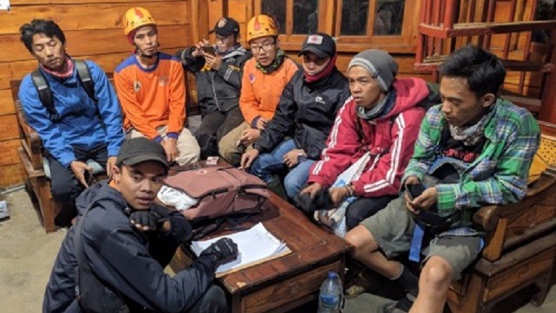 2 Pendaki Ini Tidur di Tenda saat Api Mengepung Hutan Gunung Panderman Kota Batu