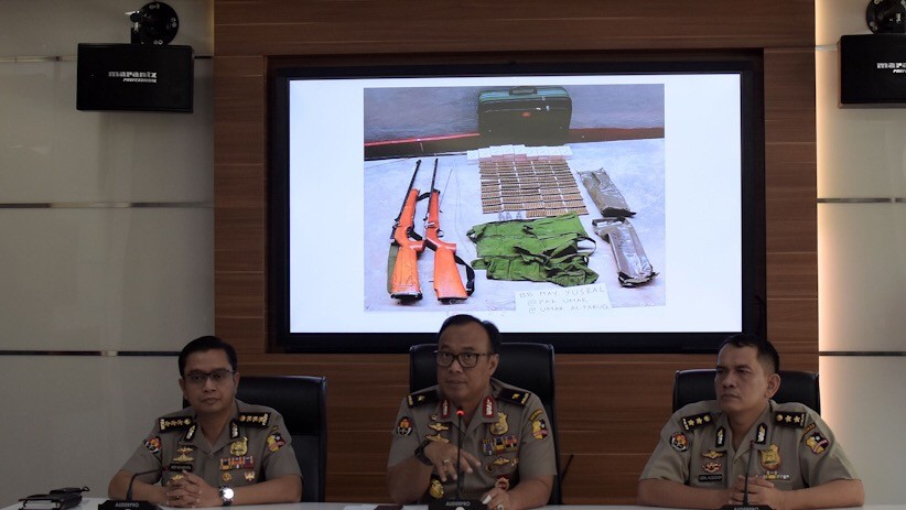 Terduga Teroris Anggota JAD Ditangkap di Sumatera Barat - Bagian 1