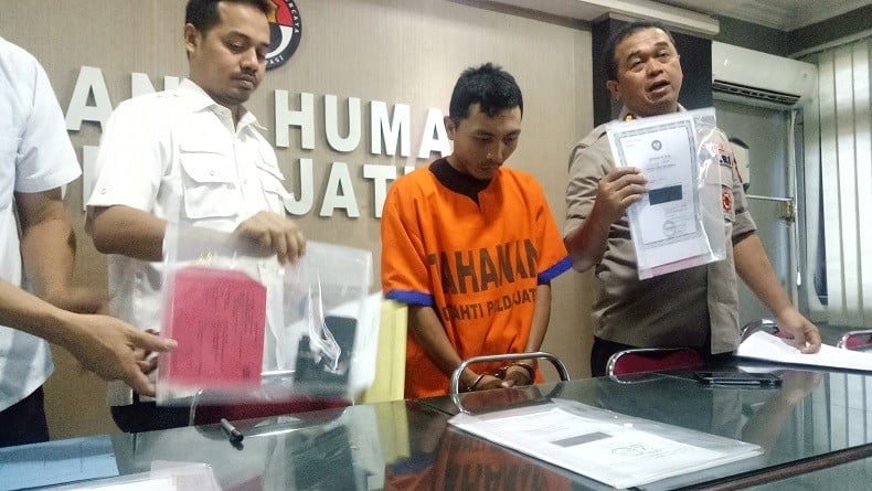 title Pembina Pramuka di Surabaya Cabuli 15 Anak Didiknya, Modusnya Pembinaan Inti Pembina Pramuka di Surabaya Cabuli 15 Anak Didiknya, Modusnya Pembinaan Inti
