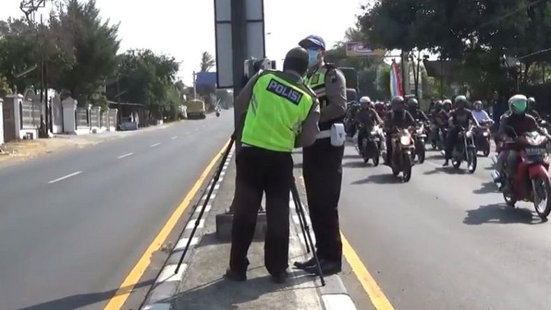 Polisi Olah TKP Kecelakaan Truk Tabrak Puskesmas dengan Metode TAA