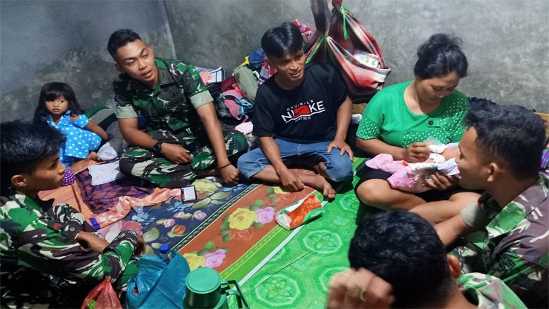 Istri Melahirkan di Atas Heli TNI AD, Suami: Kami Panik Belum Pernah Naik Heli