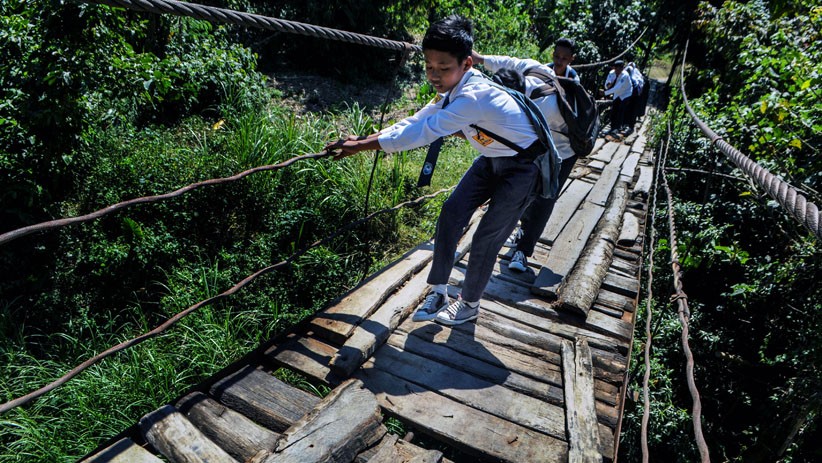 Potret Pendidikan di Banten, Sekolah Tanpa Dinding dan Melintasi Jembatan Rusak - Bagian 3