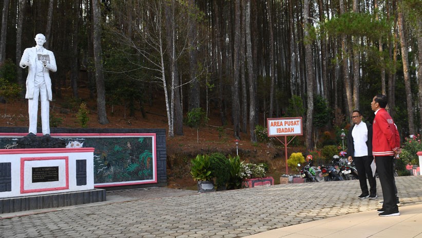 Presiden Jokowi Kunjungi Taman Wisata Salib Kasih di Tapanuli Utara