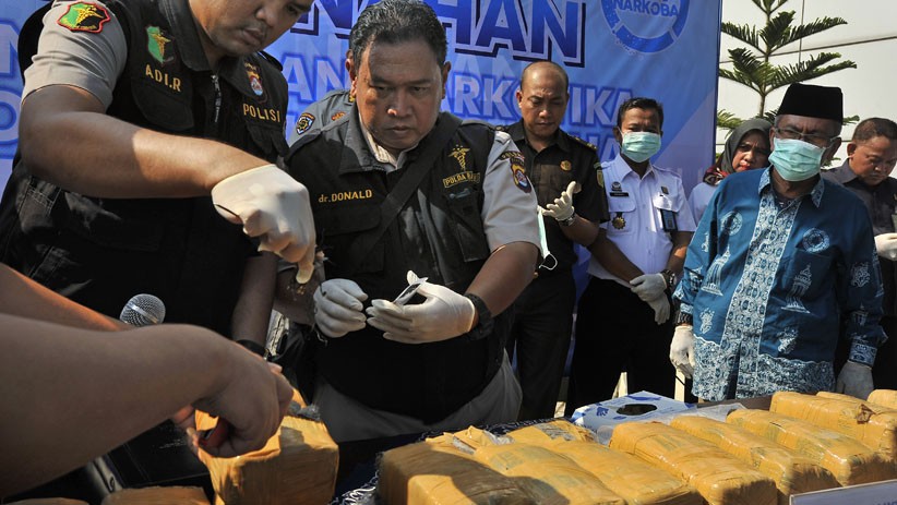 BNN Musnahkan 150 Kg Ganja yang Disembunyikan Dalam Bagasi Mobil - Bagian 2