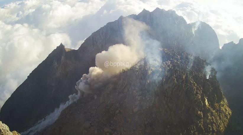Gunung Merapi Luncurkan Guguran Awan Panas Sejauh 950 Meter ke Arah Kali Gendol