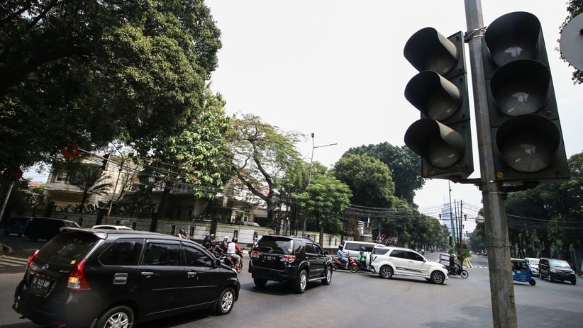 Listrik Padam, Lampu Lalu Lintas di Jakarta Tak Berfungsi - Bagian 2