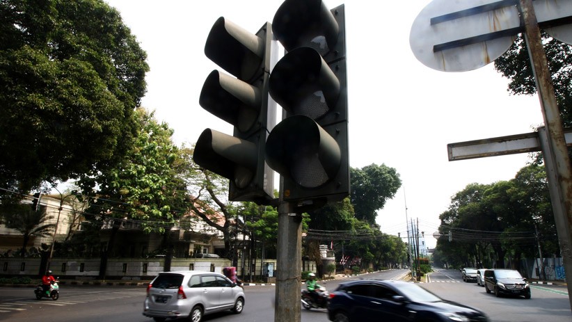 Listrik Padam, Lampu Lalu Lintas di Jakarta Tak Berfungsi - Bagian 1
