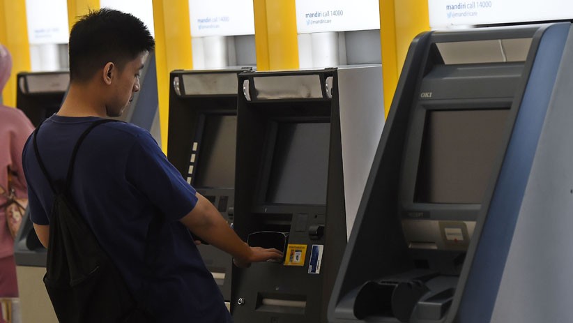 Layanan Perbankan Kembali Normal usai Listrik Padam - Bagian 3