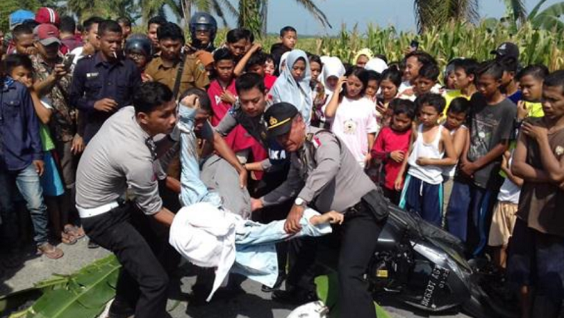 Hilang Konsentrasi saat Berkendara, Siswi SMA Tewas Disambar Truk