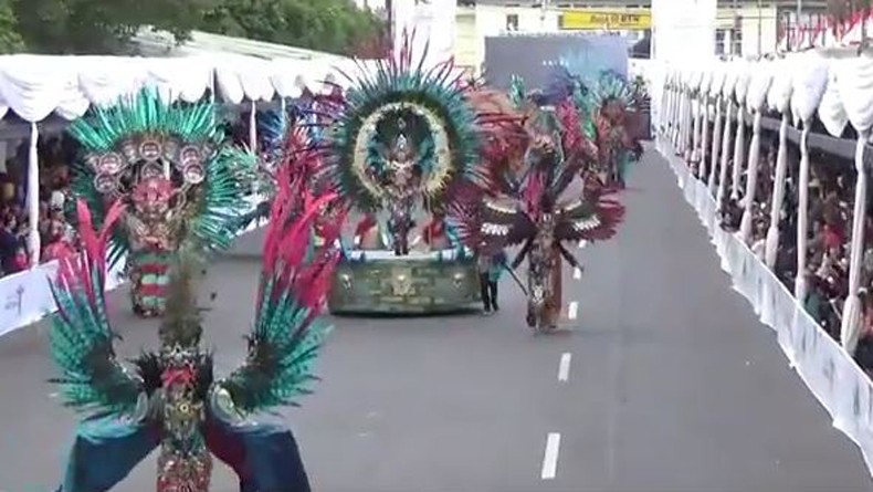 Viral Aksi Amoral Pria Lecehkan Perempuan saat Ajang Jember Fashion Carnaval
