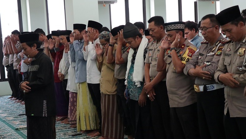 Kapolres Banjar Minta Polisi Jalankan Salat Subuh Berjamaah Keliling di Masjid