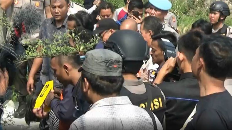 title Keluarga Amelia Alumni IPB Korban Pembunuhan Keji Minta Tersangka Dihukum Mati Keluarga Amelia Alumni IPB Korban Pembunuhan Keji Minta Tersangka Dihukum Mati