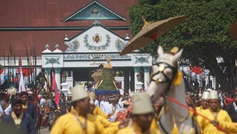 Tradisi Grebeg Besar, Tujuh Gunungan Yogyakarta Diperebutkan di Tiga Tempat