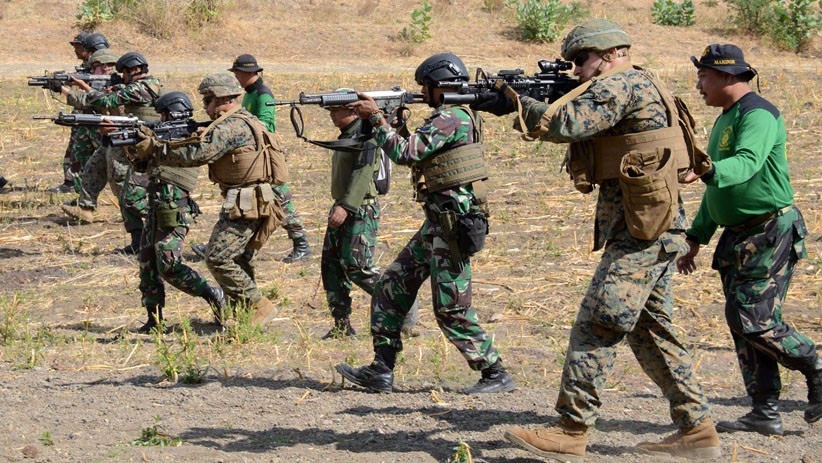 Aksi Prajurit Marinir TNI AL dan Marinir AS Berlatih Tembak Tempur - Bagian 2