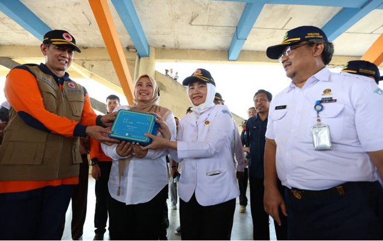 BNPB dan BMKG Serahkan Alat Deteksi Dini Guncangan Gempa kepada BPBD Pandeglang