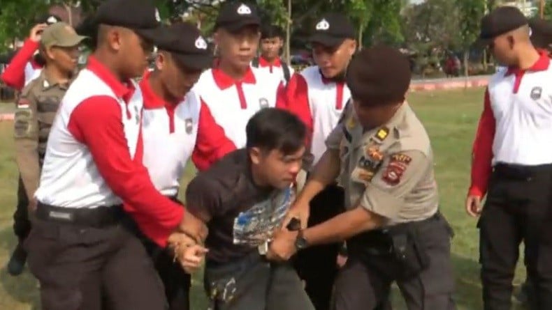 Pengamen Mengamuk saat Razia, Anggota Satpol PP OKU Sumsel Terluka