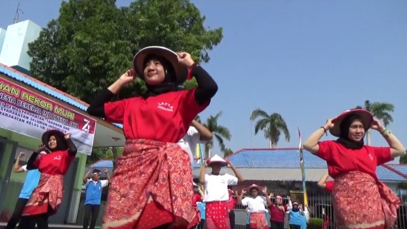Ratusan Warga Binaan Lapas Jombang Antusias Pecahkan Rekor MURI Menari Kolosal