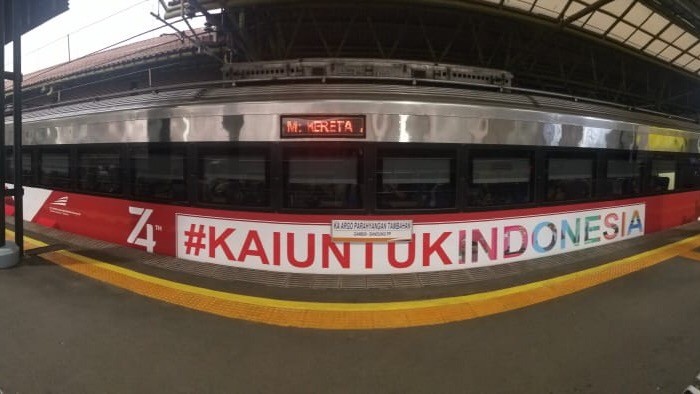 Meriahkan HUT ke-74 RI, KA Argo Parahyangan Bernuansa Merah Putih - Bagian 5