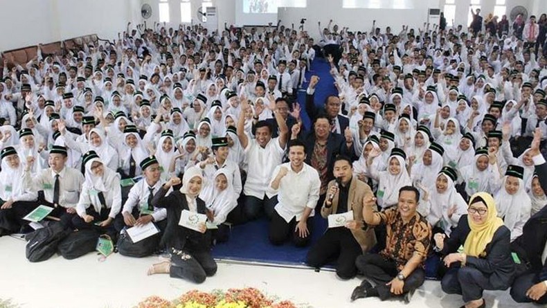 Siapkan Generasi Emas, Unesa Undang Wagub Emil Beri Motivasi Mahasiswa Baru