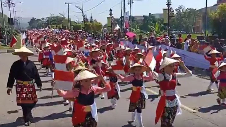 5 Jam Dijemur dan Kehausan, Peserta Karnaval Sabilulungan Protes Panitia