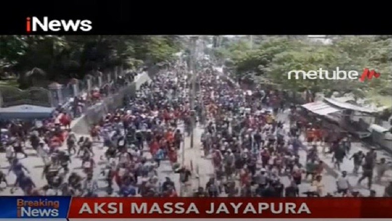 Aksi di Jayapura, Massa Long March Lumpuhkan Akses Jalan