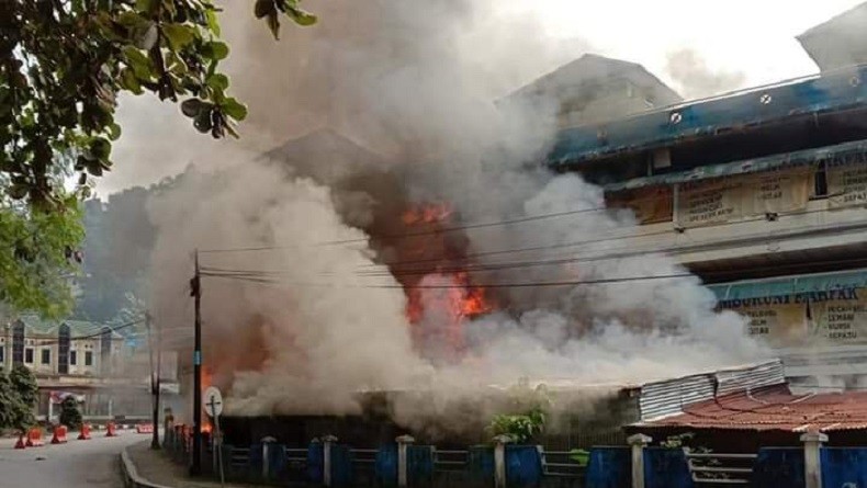 Pasar Tumburuni Fakfak Dibakar, Polisi Terjunkan Brimob