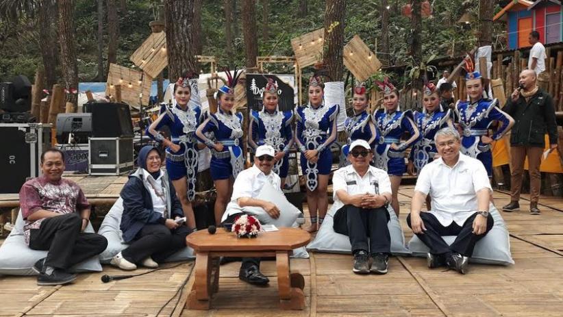 Kunjungi Kawasan Wisata Glamping De Loano, Menpar: Pariwisata Kini Jadi Andalan