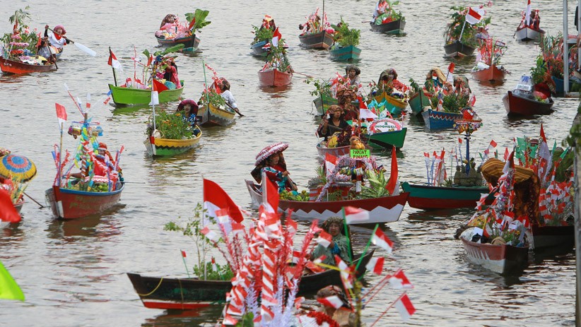 Kemeriahan Festival Wisata Budaya Pasar Terapung di Sungai Kapuas - Bagian 3