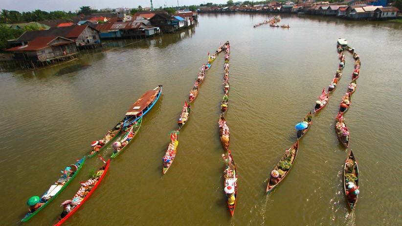 Kemeriahan Festival Wisata Budaya Pasar Terapung di Sungai Kapuas - Bagian 1
