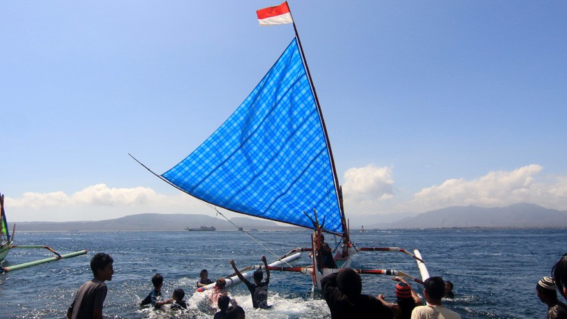 Ratusan Nelayan Perairan Selat Bali Ikut Lomba Perahu Layar Tradisional - Bagian 3